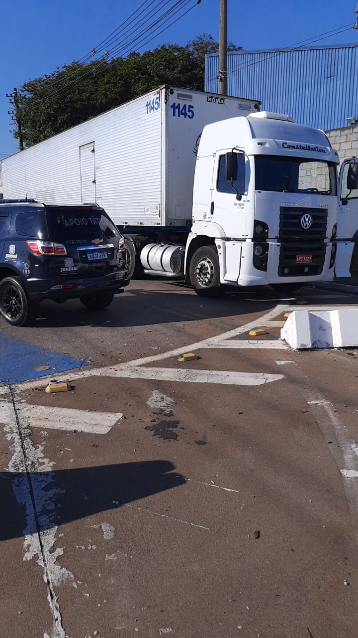 Apoio Tático da GMJ recupera carreta de eletroeletrônicos roubada de